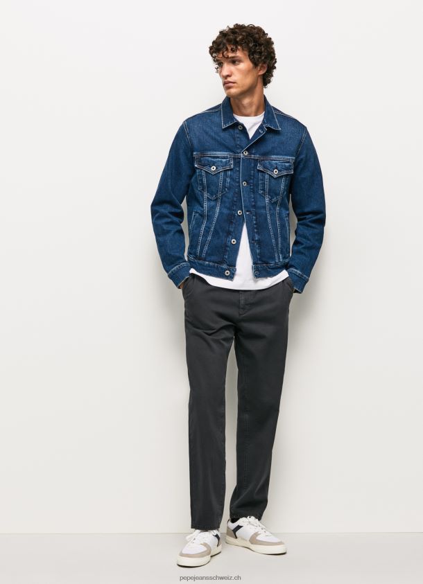 Locker geschnittene Chinohose Männer Pepe Jeans schwarz gewaschen 84XH6T1103